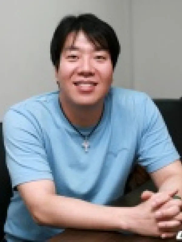 Portrait of person named Yeong Jun Si