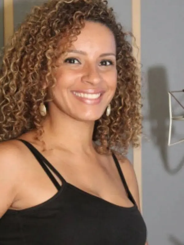 Portrait of person named Carol Crespo Simões