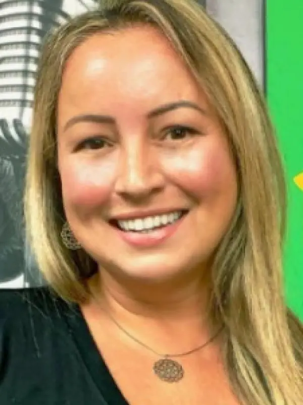 Portrait of person named Fabiana Aveiro